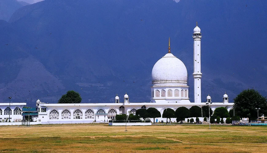 Hazratbal Shrine